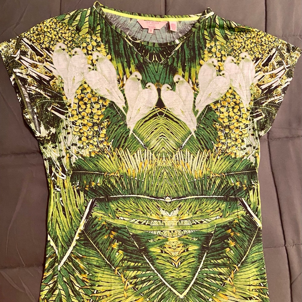 Ted Baker beautiful Spring T-shirt.